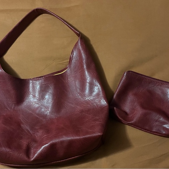 🆕NWOT Burgundy Hobo Womens/Juniors  Bag/Purse - Faux Leather - Picture 3 of 8